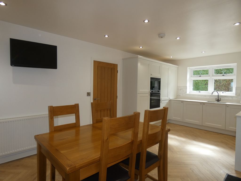 Kitchen/Dining Room- click for photo gallery